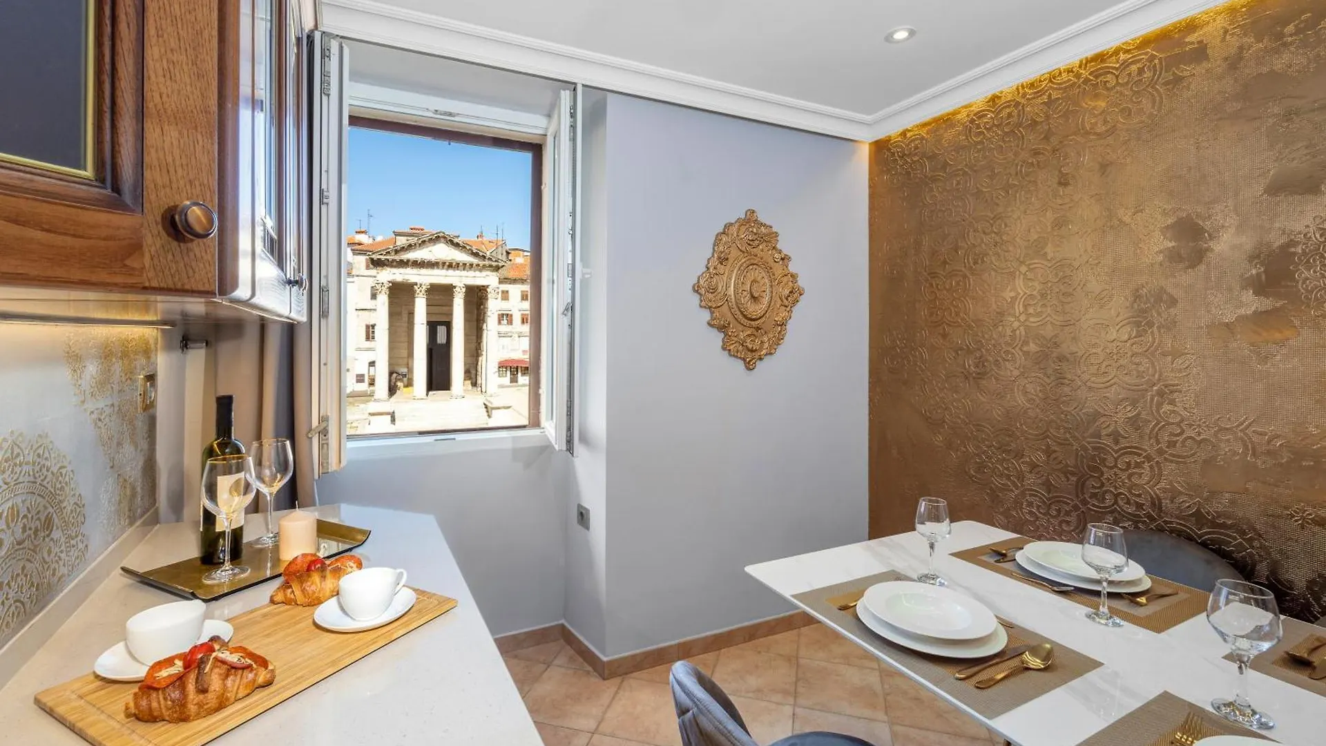 Apartment Augustus Forum View Pula